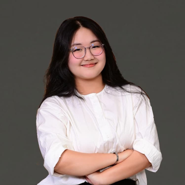 Nguyễn Hà Cẩm Tiên - Truyền thông
