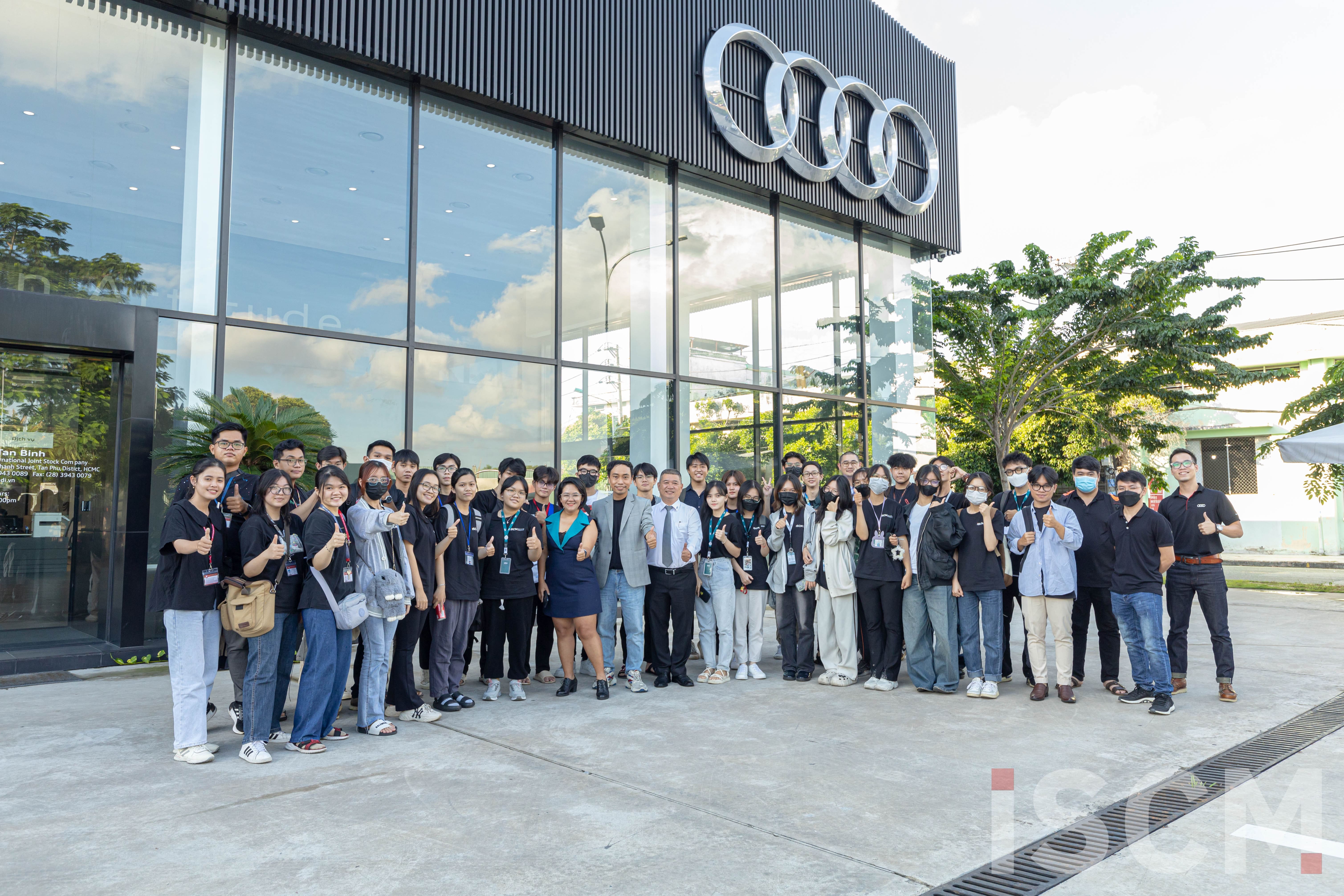 STUDIOLAB ARCHITECTURE 2 COURSE: EXPLORE THE ARCHITECTURE OF AUDI TAN BINH SHOWROOM