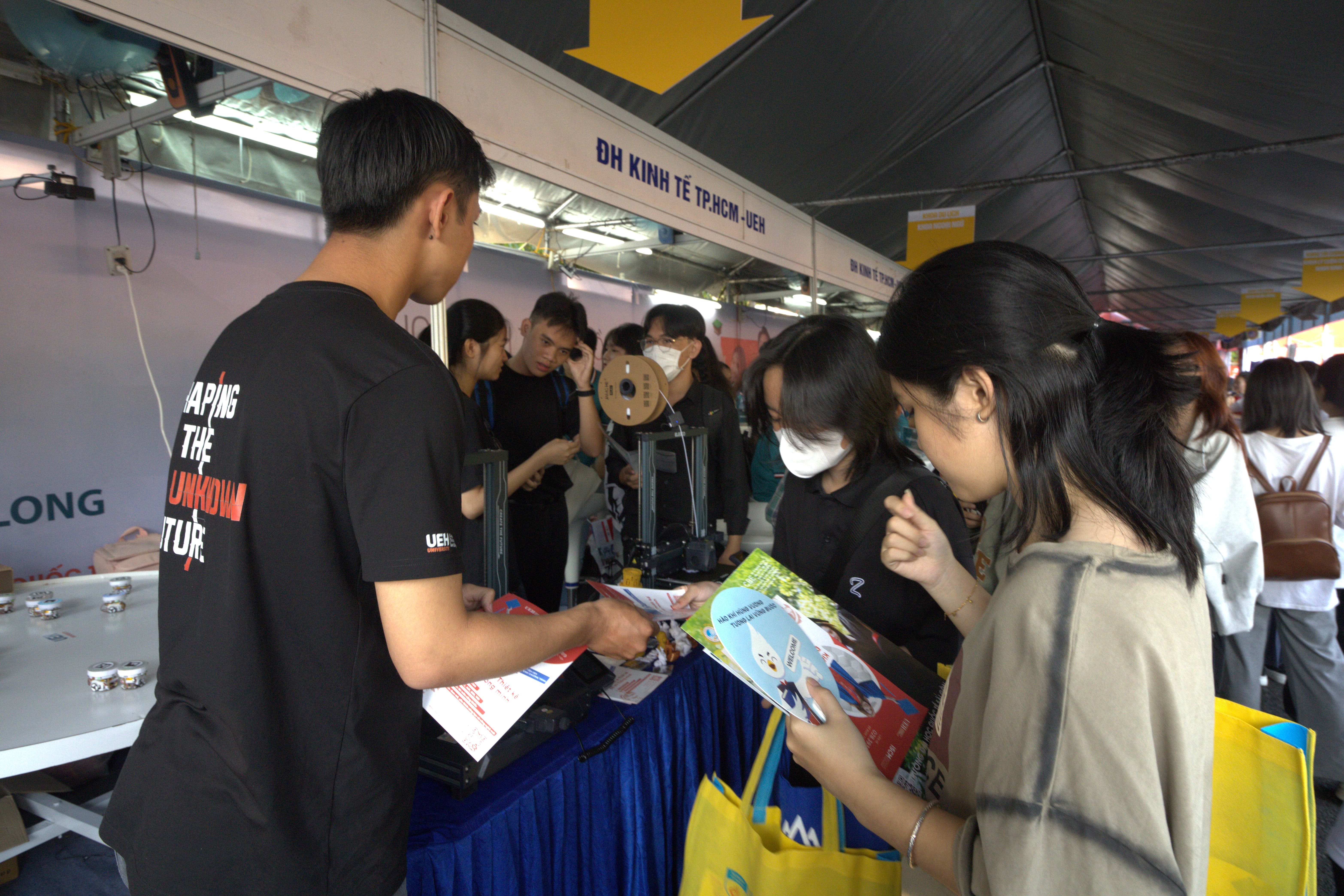 CAREER GUIDANCE & ADMISSIONS DAY AT BACH KHOA UNIVERSITY: CONNECTING WITH THE ISCM ADVISORY TEAM AND STUDENTS