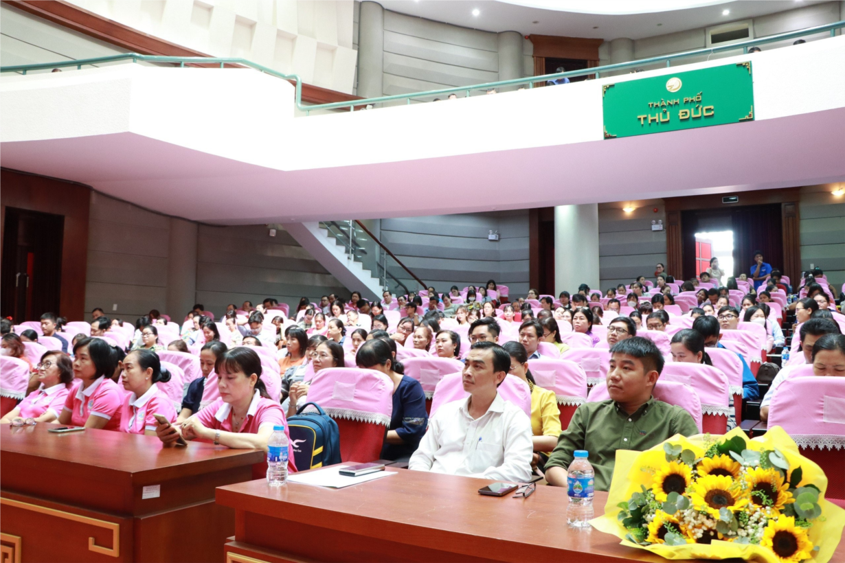DEVELOPMENT OF THE DIGITAL ECONOMY: CONTRIBUTING TO THE CREATION OF A SMART CITY IN HO CHI MINH CITY